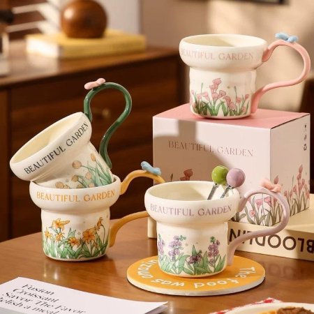 فنجان يد نصف قلب ورد